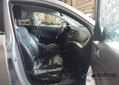 2017 Hyundai Tucson Se Plus z USA, uszkodzony, nr VIN KM8J3CA44HU506008